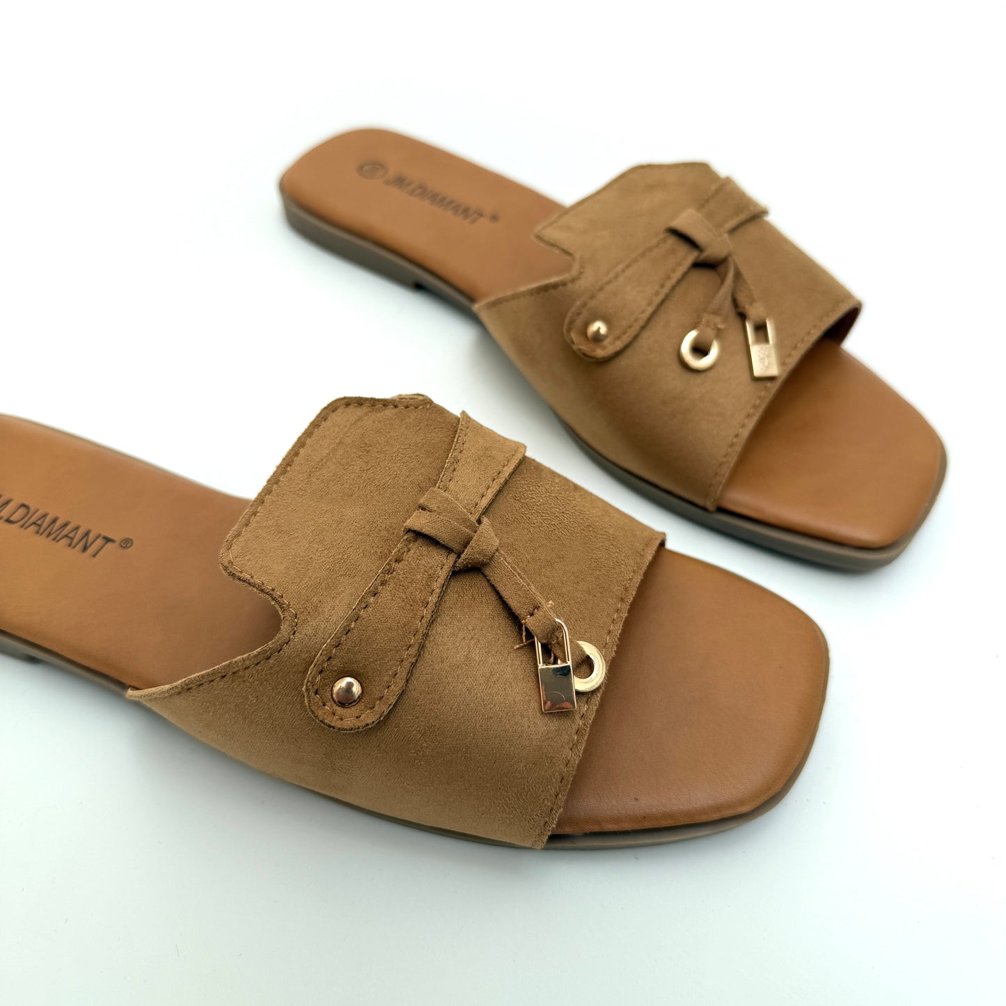 Nava camel