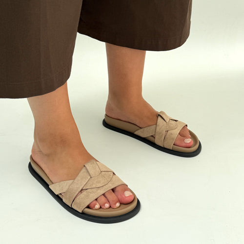 Azah khaki