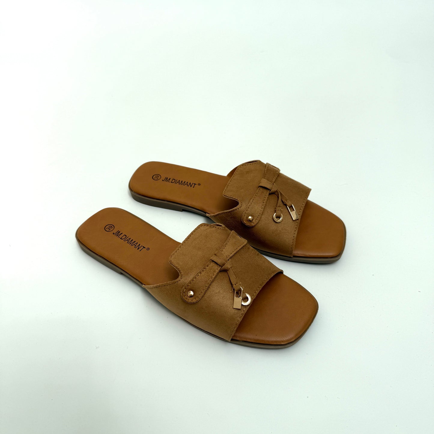 Nava camel